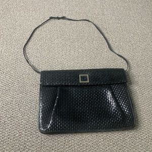 VTG Meyers Womens Shoulder Bag Black Genuine Leather Woven Pattern Clasp Pockets